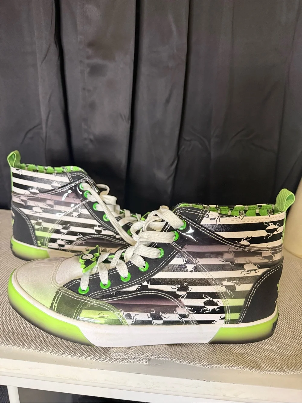 Mens Beetlejuice Lime Green High-Top Sneakers Size 10